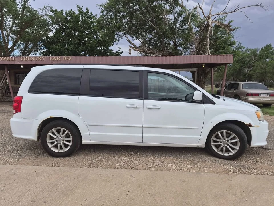 2014 Dodge Caravan - Image 3 of 7