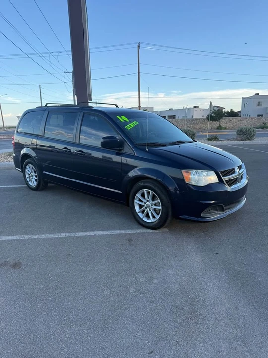 2014 Dodge Caravan - Image 17 of 19