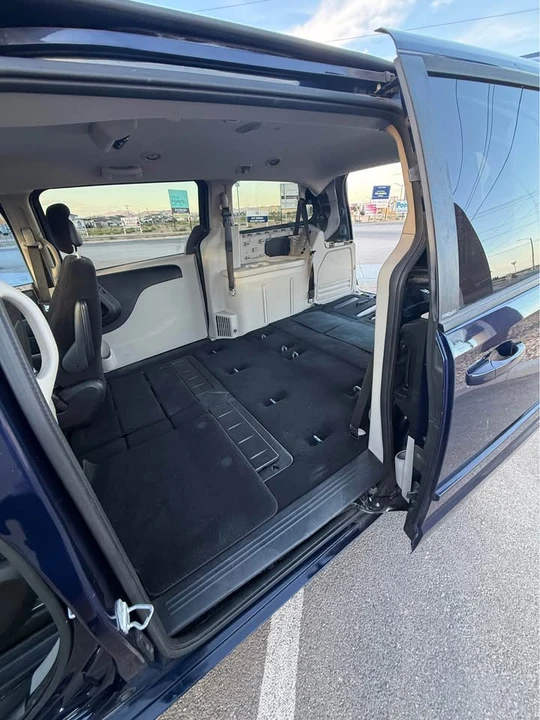 2014 Dodge Caravan - Image 9 of 19