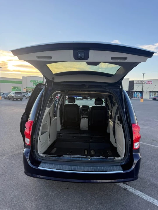 2014 Dodge Caravan - Image 10 of 19