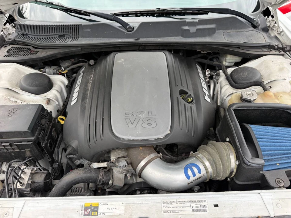2014 Dodge Challenger 3rd Gen - Image 9 of 16