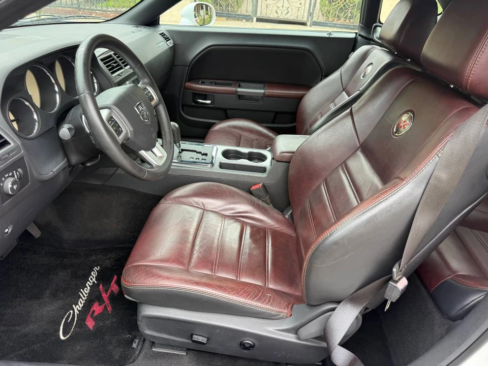 2014 Dodge Challenger 3rd Gen - Image 5 of 16
