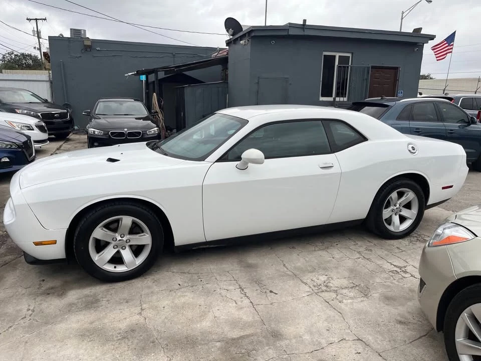 2014 Dodge Challenger 3rd Gen - Image 5 of 8