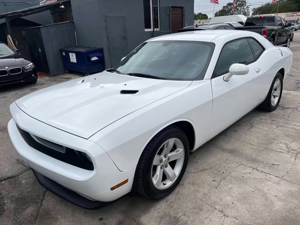2014 Dodge Challenger 3rd Gen - Image 2 of 8
