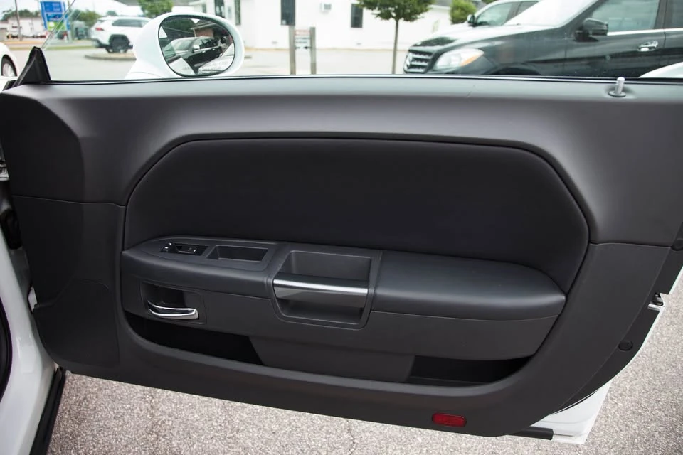 2014 Dodge Challenger 3rd Gen - Image 16 of 20