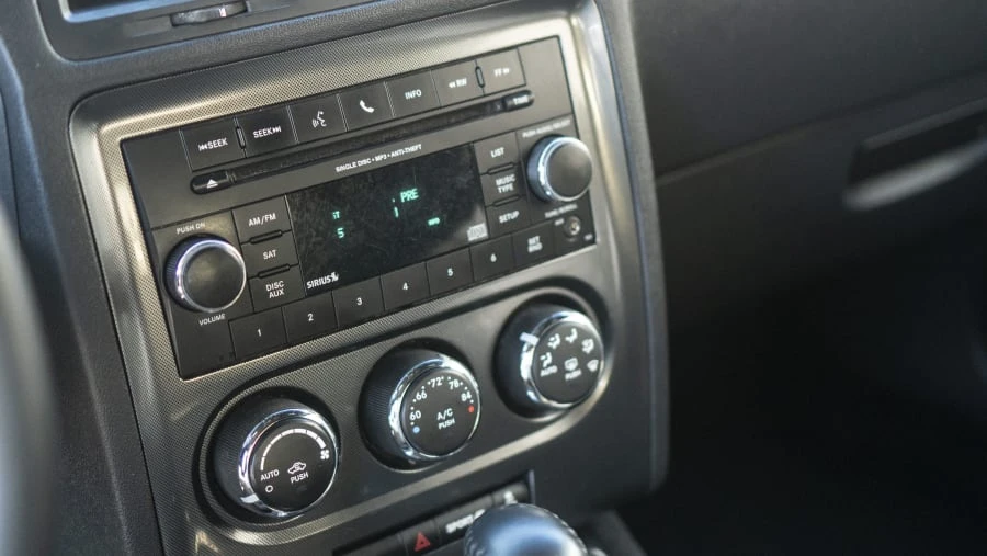 2014 Dodge Challenger 3rd Gen - Image 5 of 11