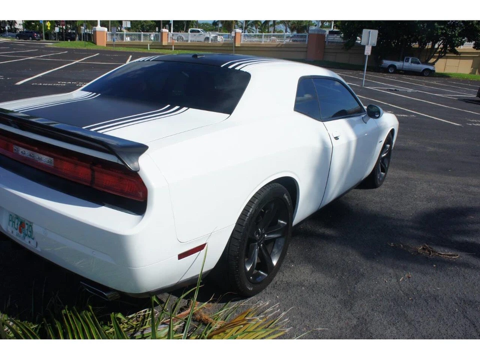 2014 Dodge Challenger 3rd Gen - Image 15 of 31