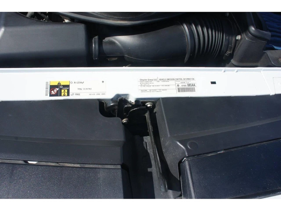 2014 Dodge Challenger 3rd Gen - Image 19 of 31
