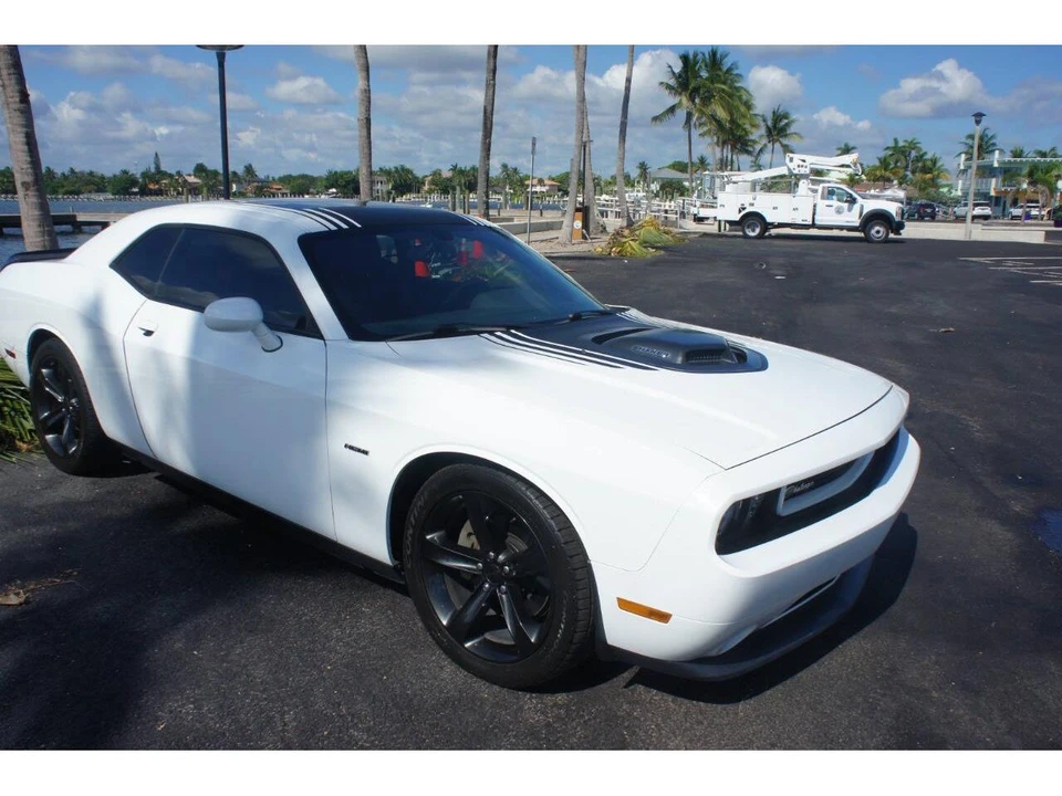 2014 Dodge Challenger 3rd Gen - Image 13 of 31