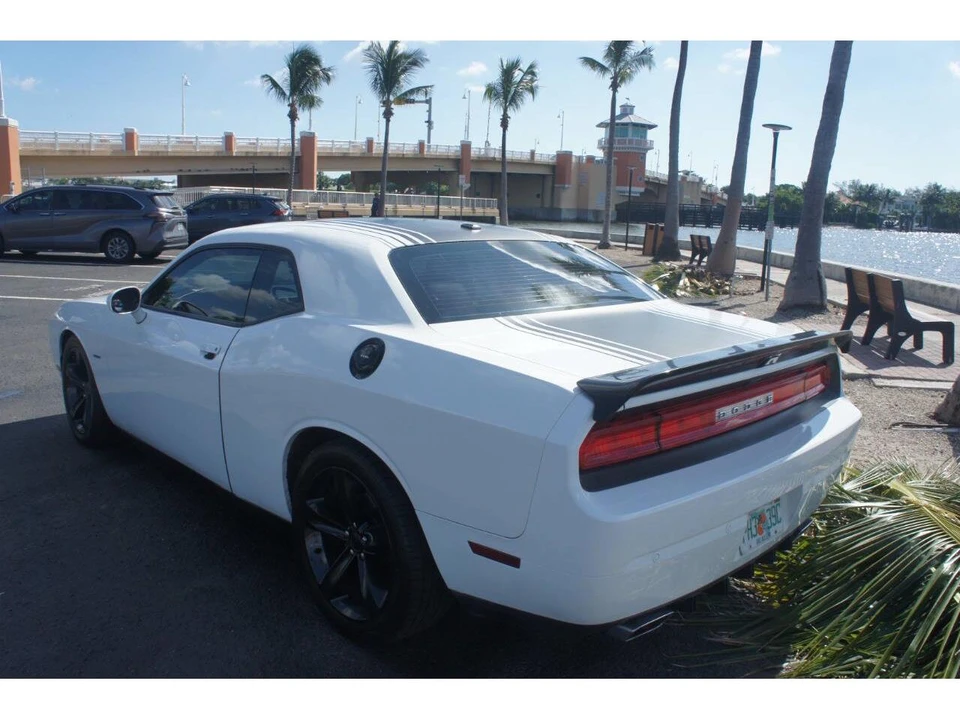 2014 Dodge Challenger 3rd Gen - Image 16 of 31