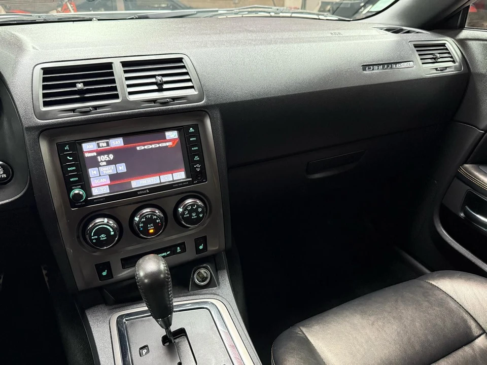 2014 Dodge Challenger 3rd Gen - Image 17 of 31
