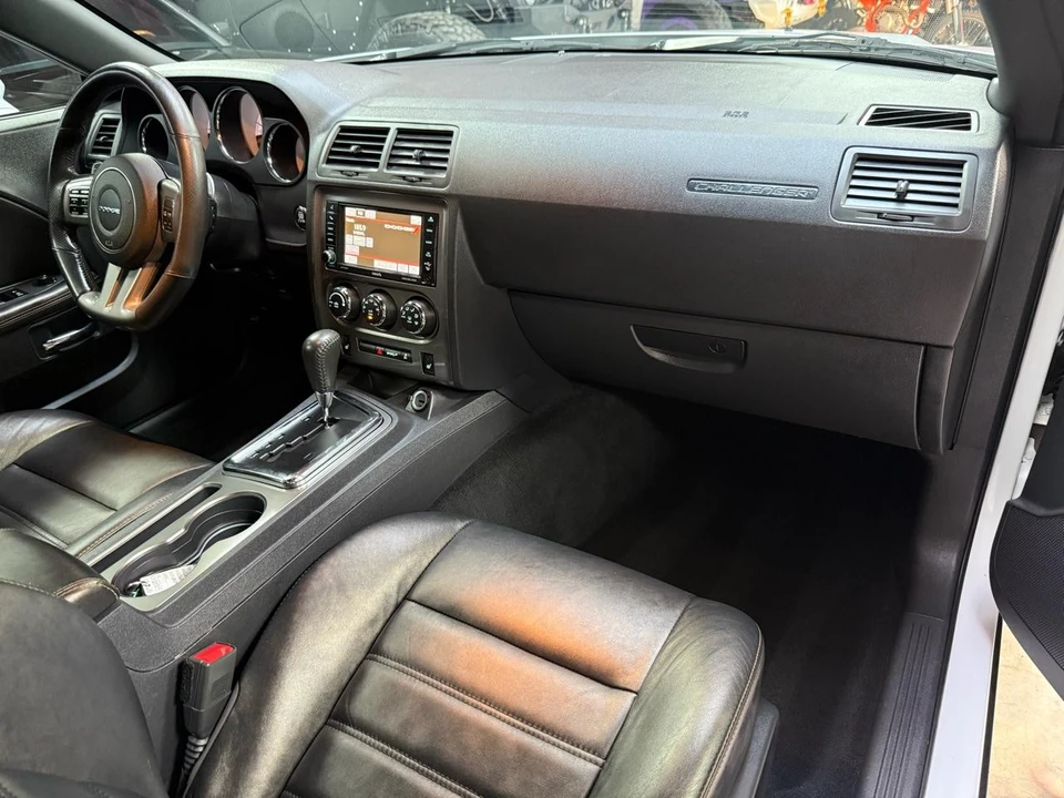 2014 Dodge Challenger 3rd Gen - Image 11 of 31