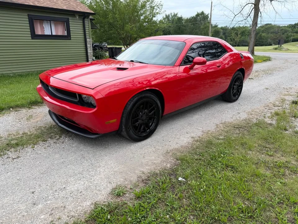2014 Dodge Challenger 3rd Gen - Image 5 of 10