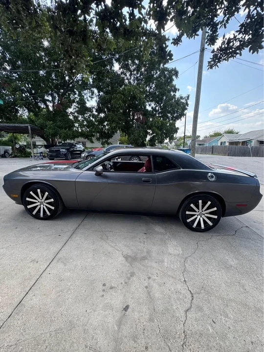 2014 Dodge Challenger 3rd Gen - Image 5 of 12