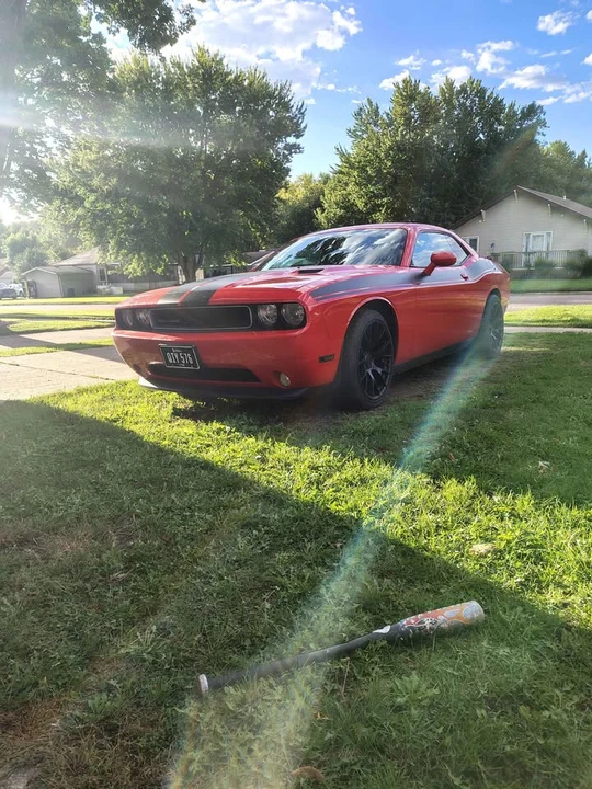 2014 Dodge Challenger 3rd Gen - Image 10 of 15