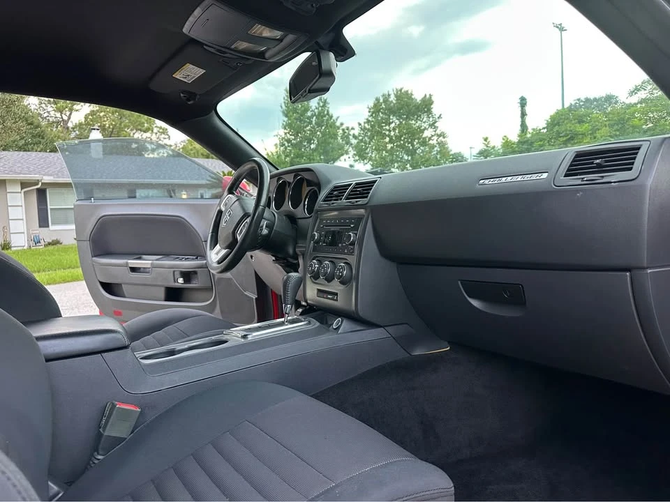 2014 Dodge Challenger 3rd Gen - Image 13 of 15