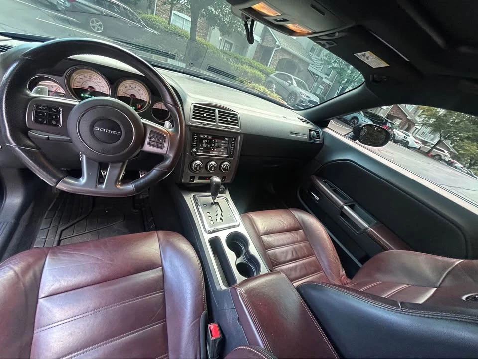 2014 Dodge Challenger 3rd Gen - Image 9 of 12