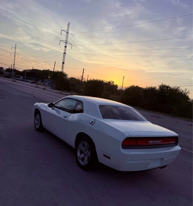 2014 Dodge Challenger 3rd Gen - Image 3 of 10