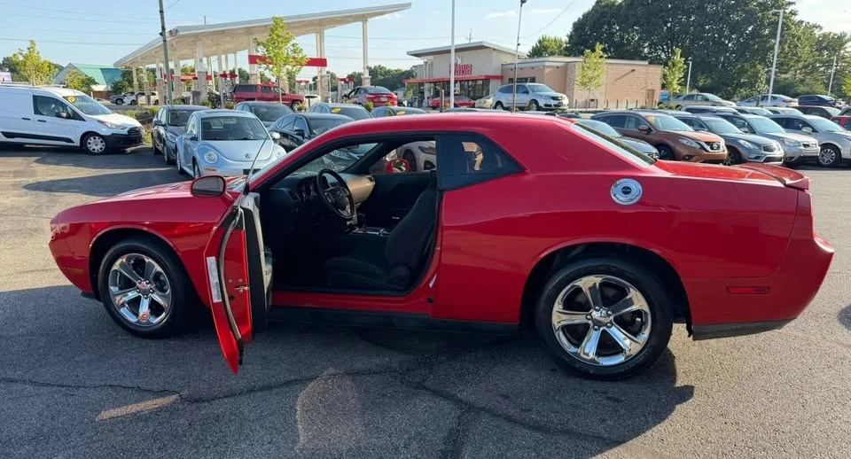 2014 Dodge Challenger 3rd Gen - Image 11 of 20