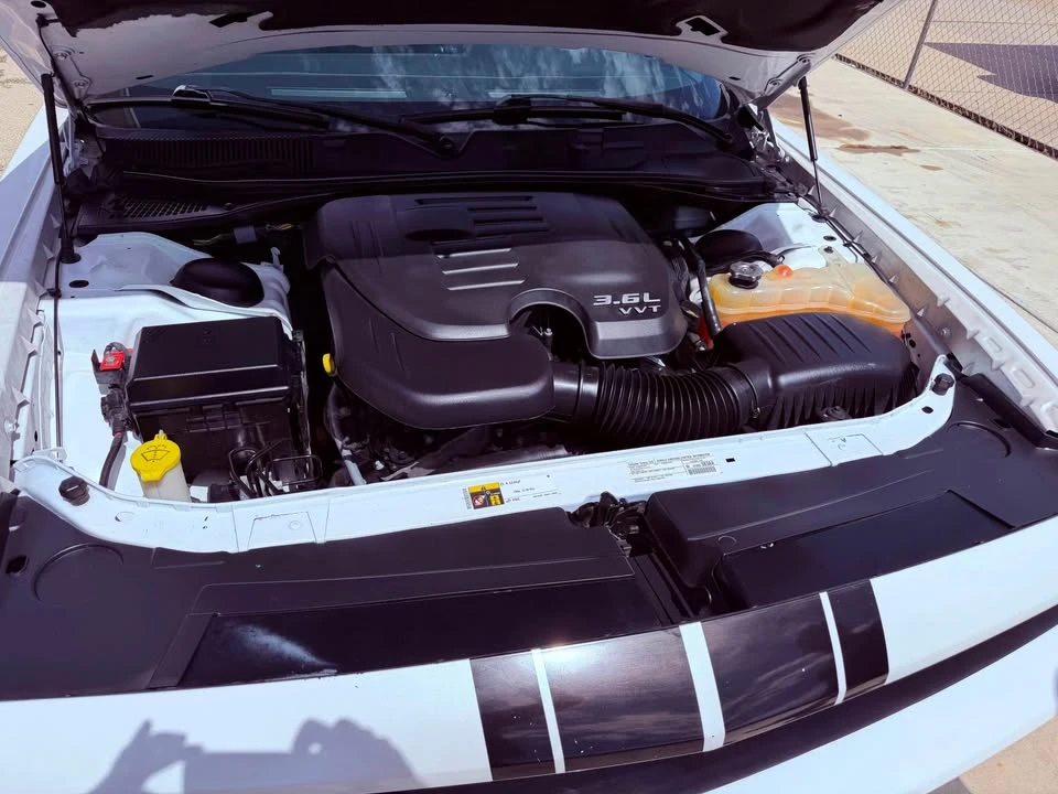 2014 Dodge Challenger 3rd Gen - Image 13 of 17