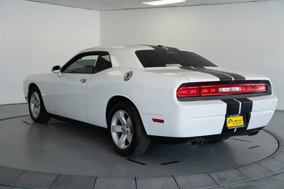 2014 Dodge Challenger 3rd Gen - Image 4 of 15