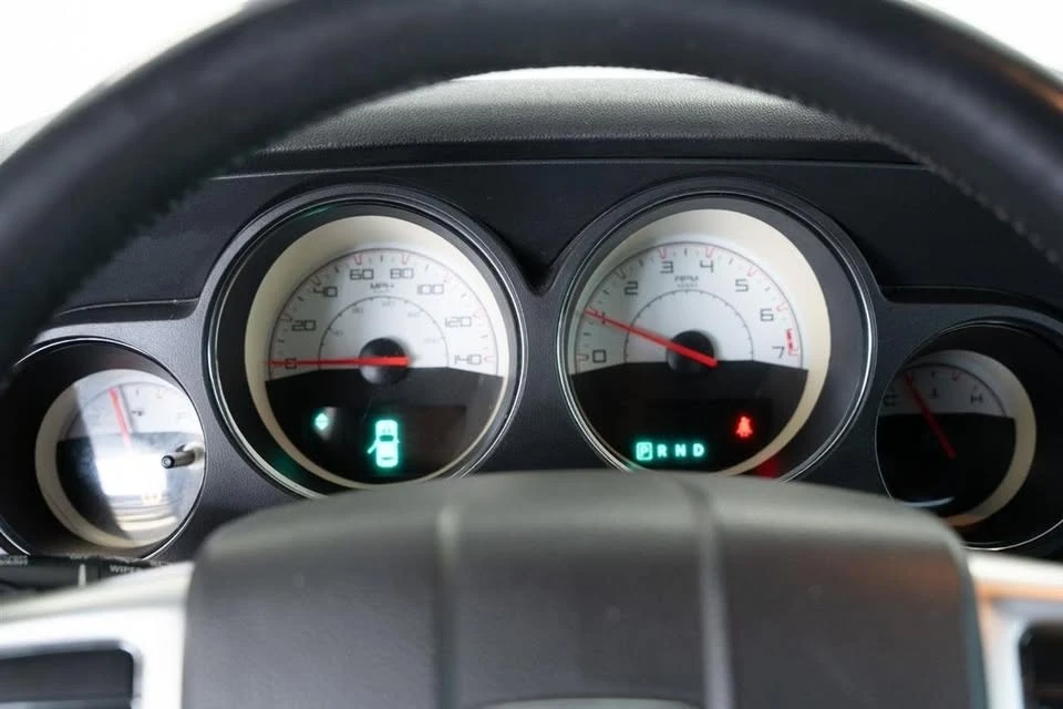 2014 Dodge Challenger 3rd Gen - Image 11 of 15