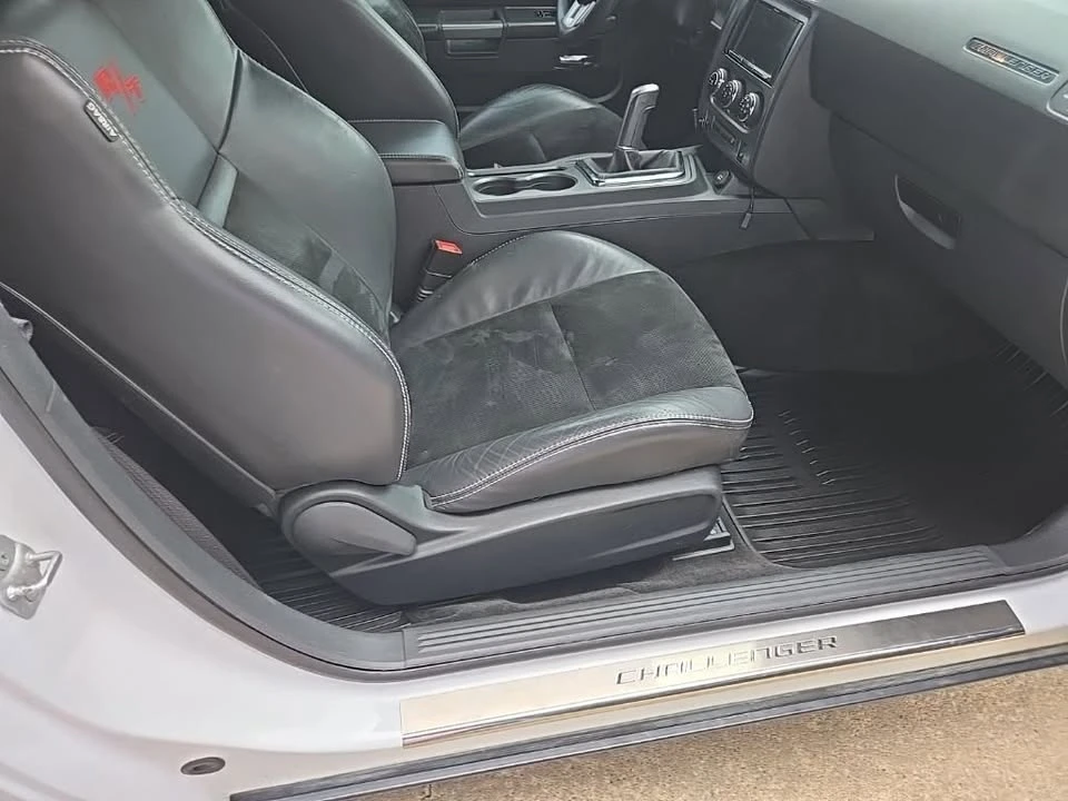 2014 Dodge Challenger 3rd Gen - Image 19 of 20
