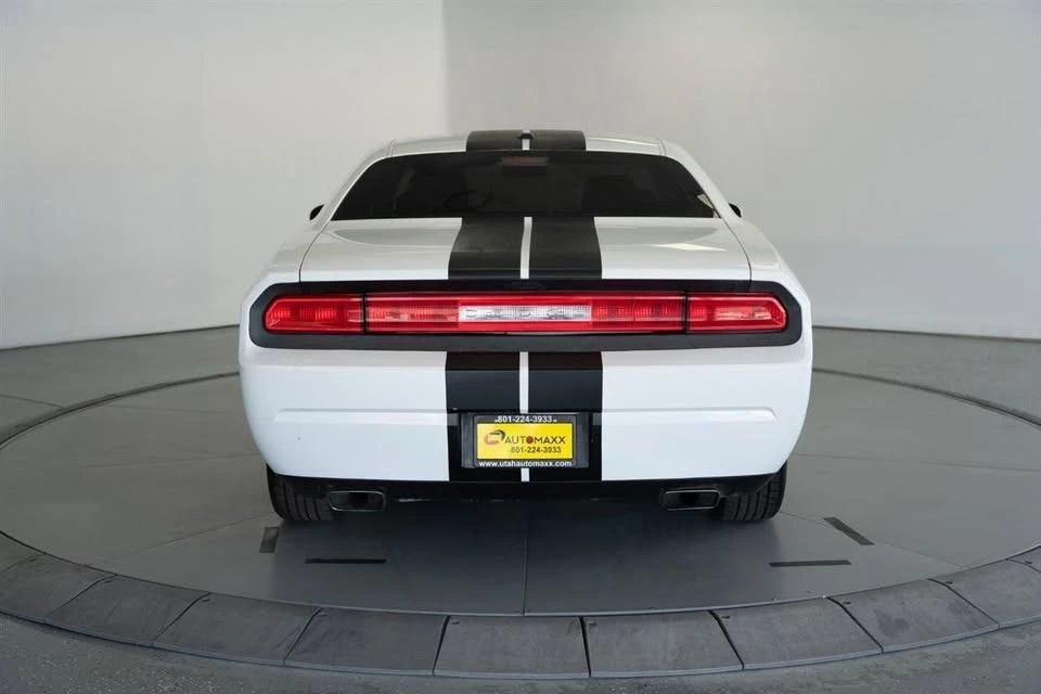 2014 Dodge Challenger 3rd Gen - Image 5 of 15