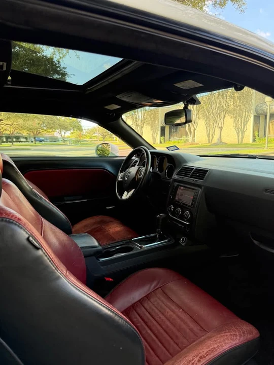 2014 Dodge Challenger 3rd Gen - Image 9 of 12