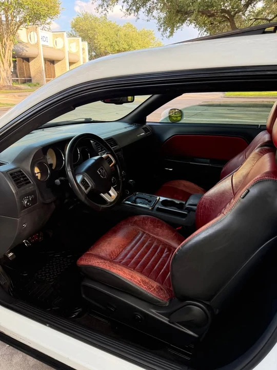2014 Dodge Challenger 3rd Gen - Image 8 of 12