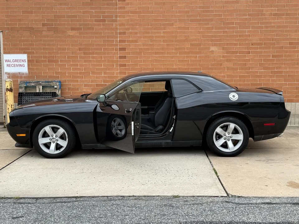 2014 Dodge Challenger 3rd Gen - Image 9 of 17