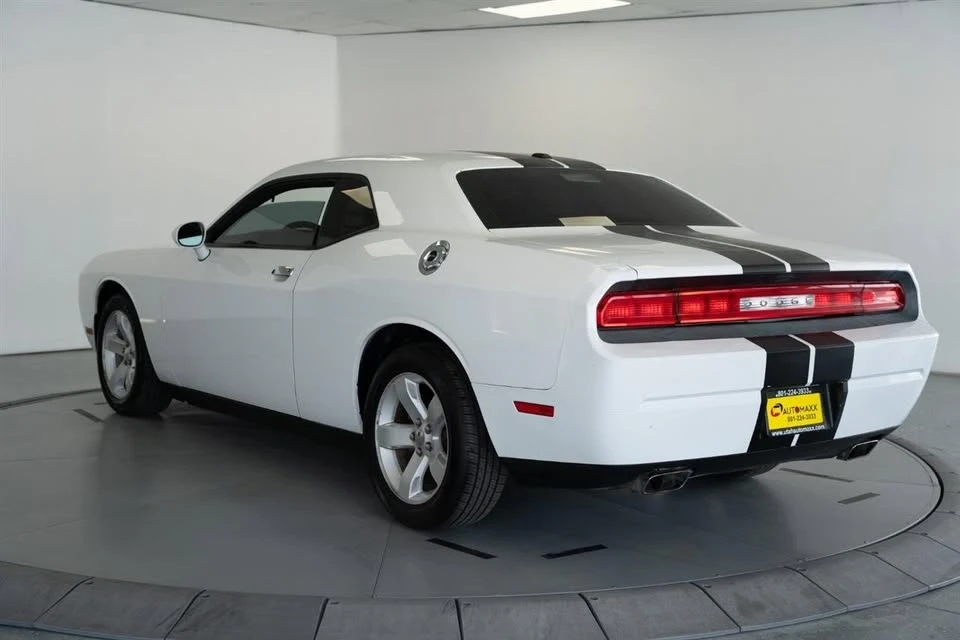 2014 Dodge Challenger 3rd Gen - Image 4 of 15