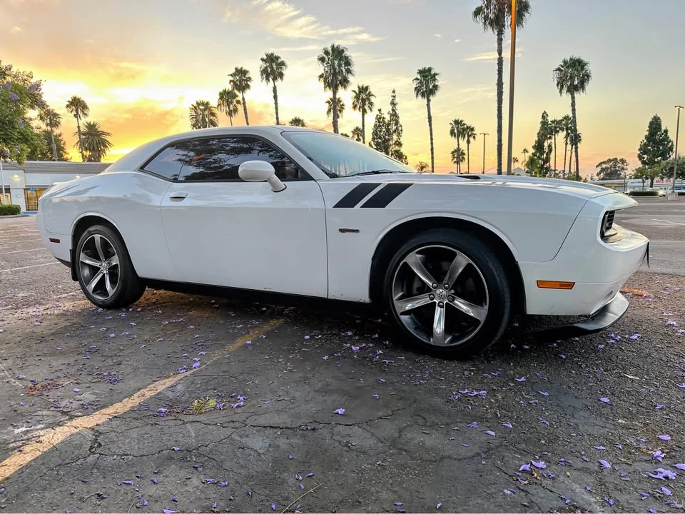 2014 Dodge Challenger 3rd Gen - Image 9 of 20