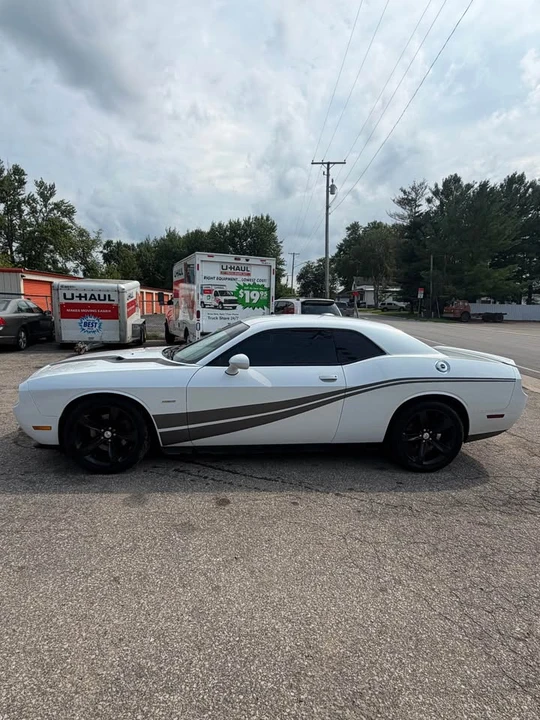 2014 Dodge Challenger 3rd Gen - Image 6 of 10