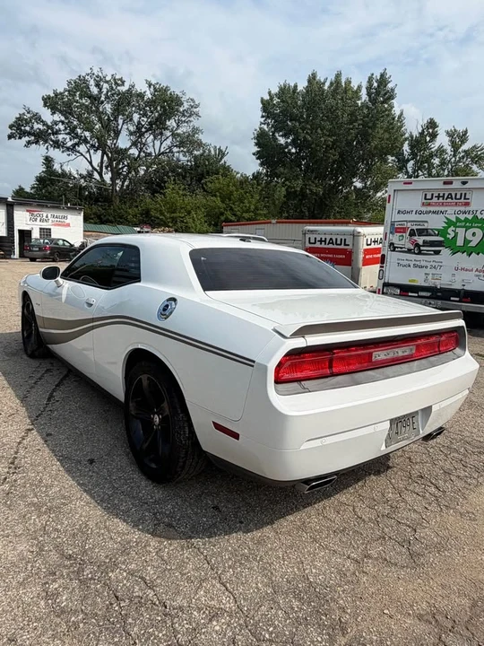2014 Dodge Challenger 3rd Gen - Image 5 of 10