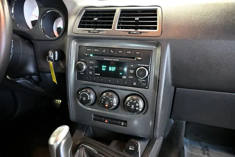 2014 Dodge Challenger 3rd Gen - Image 13 of 17