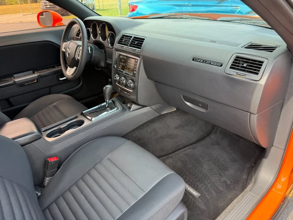 2014 Dodge Challenger 3rd Gen - Image 9 of 19