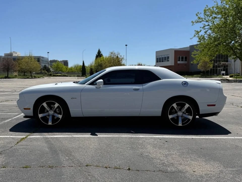 2014 Dodge Challenger 3rd Gen - Image 9 of 16