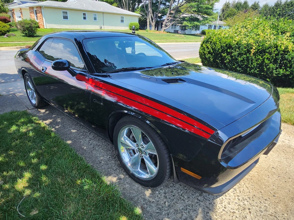 2014 Dodge Challenger 3rd Gen - Image 16 of 31