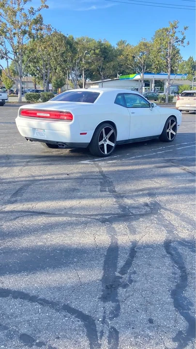 2014 Dodge Challenger 3rd Gen - Image 5 of 7