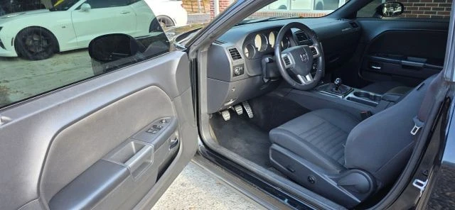 2014 Dodge Challenger 3rd Gen - Image 9 of 15