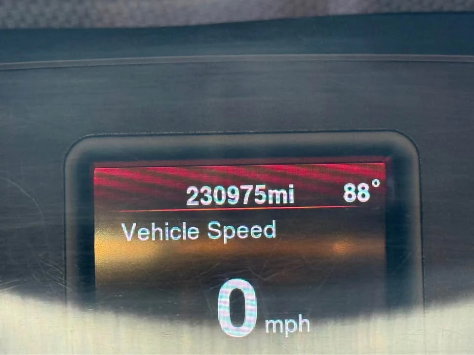 2014 Dodge Challenger 3rd Gen - Image 2 of 2
