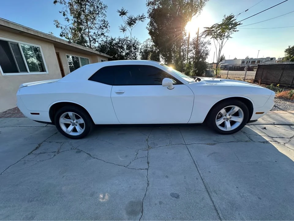 2014 Dodge Challenger 3rd Gen - Image 4 of 10