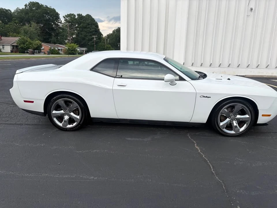 2014 Dodge Challenger 3rd Gen - Image 7 of 18