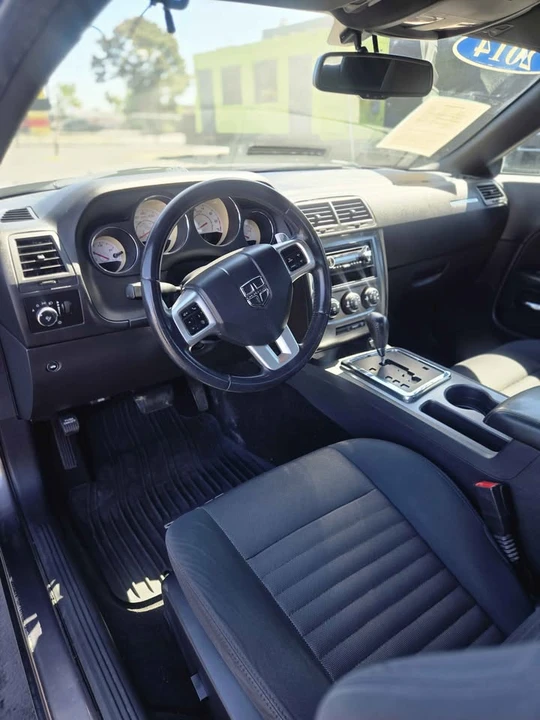 2014 Dodge Challenger 3rd Gen - Image 9 of 13