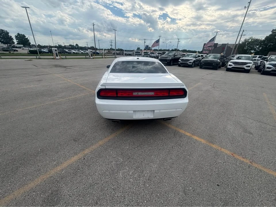 2014 Dodge Challenger 3rd Gen - Image 6 of 11