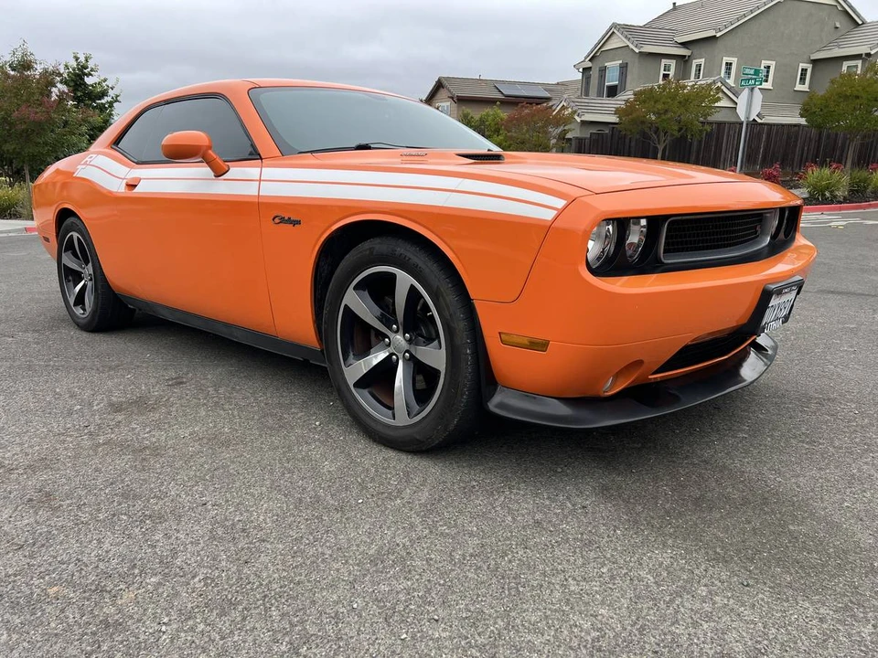 2014 Dodge Challenger 3rd Gen - Image 2 of 12