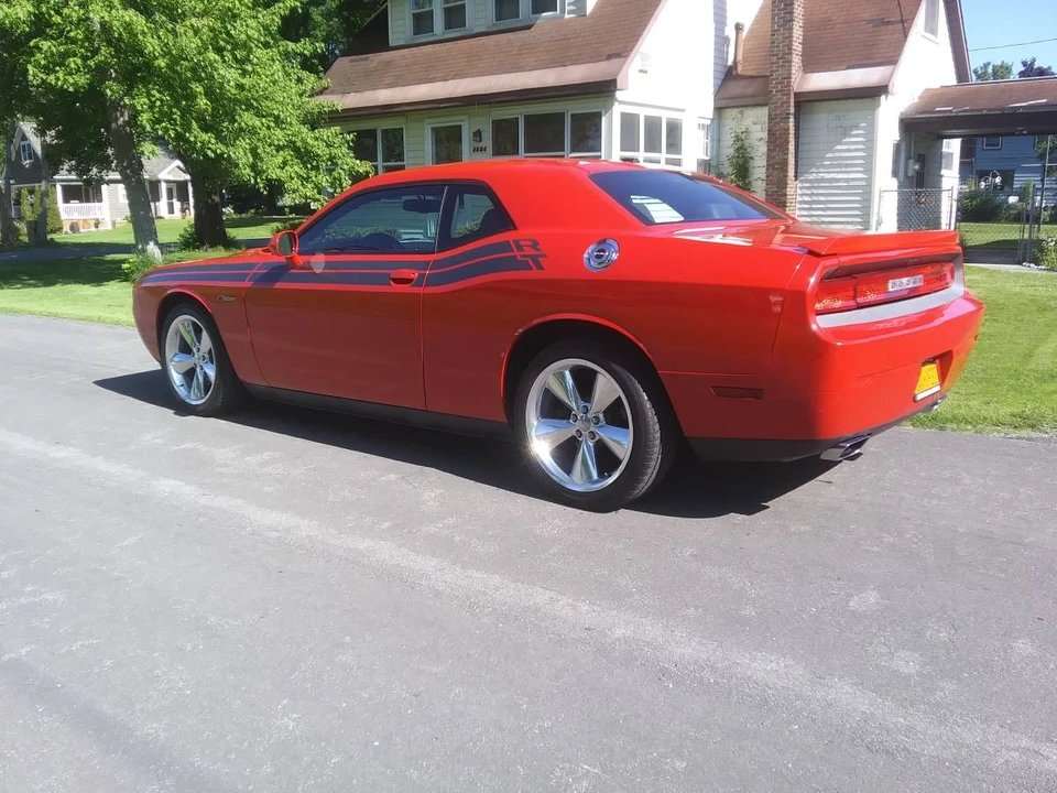 2014 Dodge Challenger 3rd Gen - Image 11 of 18
