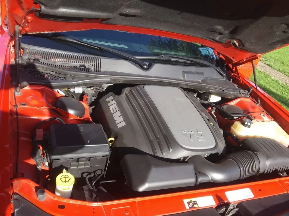 2014 Dodge Challenger 3rd Gen - Image 5 of 18