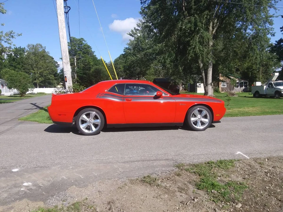 2014 Dodge Challenger 3rd Gen - Image 14 of 18